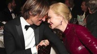 <p>Nicole Kidman merasa bersyukur di <a href="https://news.detik.com/berita/d-4427952/valentine-dilarang-di-banda-aceh-polisi-dikerahkan-untuk-pengamanan" target="_blank">Hari Valentine </a>bisa berbagi kasih sayang dengan suaminya, Keith Urban. (Foto: Instagram/nicolekidman)</p>