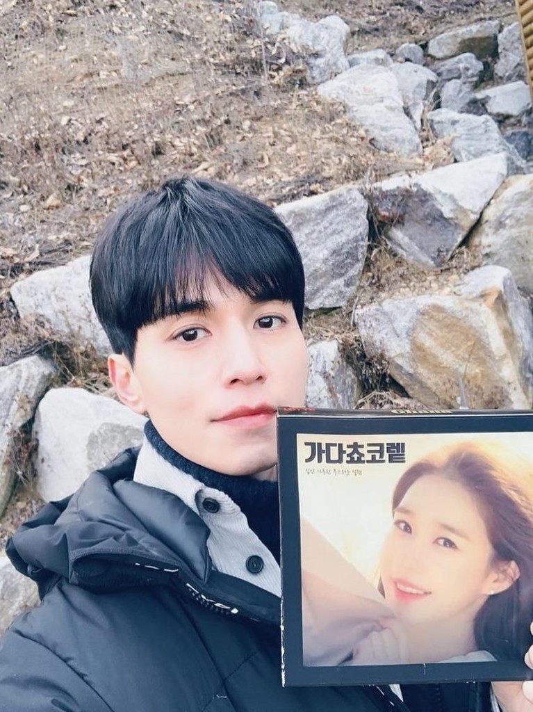 Lee Dong Wook dan Yoo In Na terlihat semakin mesra di drama terbarunya, Touch Your Heart. Simak enam potret kebersamaan keduanya.