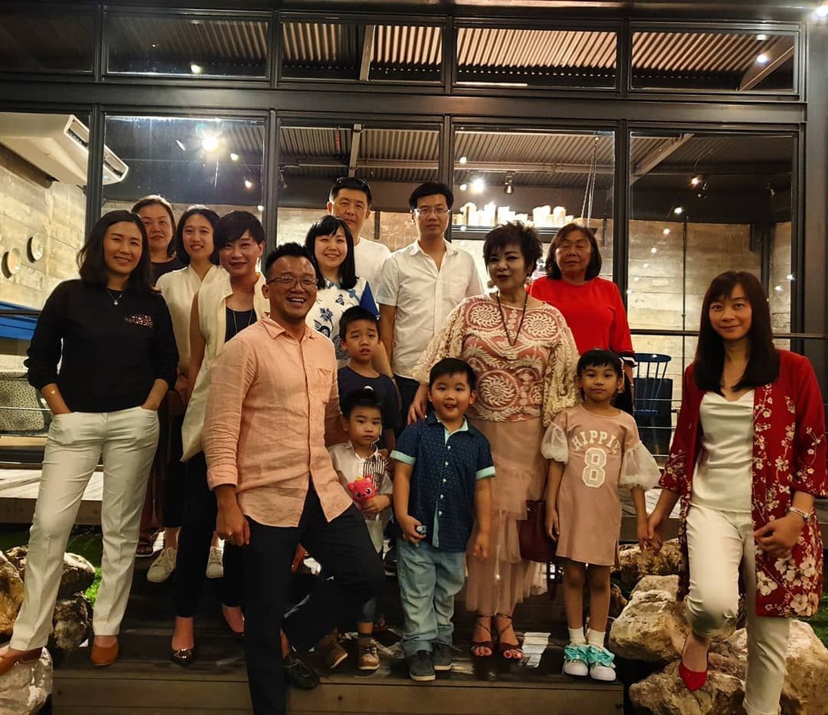 Ahok dan Puput memang santer diberitakan akan diselenggarakan pada 15 Februari&period; Sementa itu sang mantan istri&comma; Veronica Tan&comma; tampak menikmati kehidupannya kini&period;