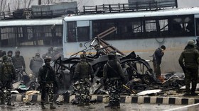 FOTO:  Bom Mobil Renggut Nyawa 40 Tentara India