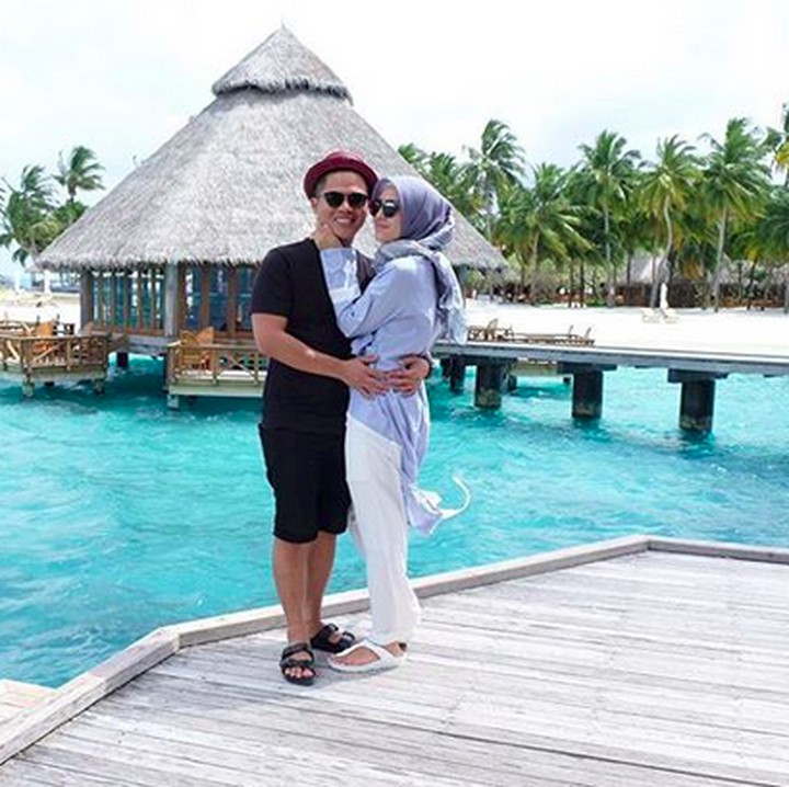 <p><a href="https://hot.detik.com/celeb/d-4331591/selamat-ratna-galih-hamil-anak-kembar?_ga=" target="_blank">Ratna Galih</a> menikah dengan Saukani Jamhuri pada 26 Oktober 2012. (Foto: Instagram @ratnagalih)  </p>