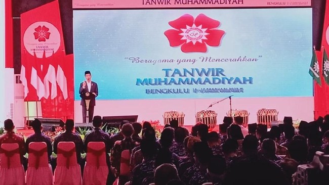 Putra Mahkota Johor, Tunku Ismail Sultan Ibrahim menyatakan tidak sepakat dengan rencana Universitas Muhammadiyah Prof. Dr. Hamka.