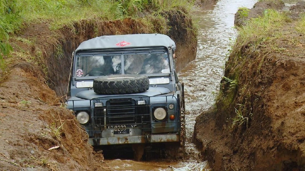 Seperti apa sih keseruan Dita Soedarjo jelajahi Bandung bersama Boiyen&quest; Jangan lupa tonton Celebrity On Vacation Sabtu 16 Februari pukul 07&period;30 WIB di Trans TV&period;