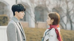 Makin Mesra, 7 Potret Kebersamaan Lee Dong Wook & Yoo In Na