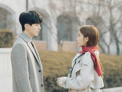 Makin Mesra, 7 Potret Kebersamaan Lee Dong Wook & Yoo In Na