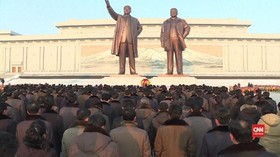 VIDEO: Rakyat Korut Beri Penghormatan untuk Kim Jong-il