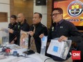 Satgas Tunjukkan Barang Bukti dari Apartemen Joko Driyono