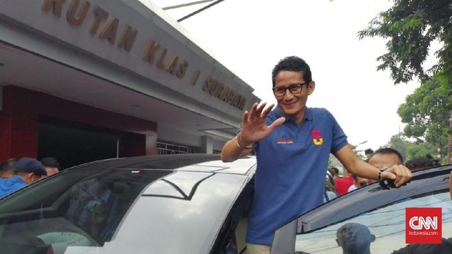 Sebelum debat capres berlangsung, cawapres Sandiaga Uno menyambangi rumah capres Prabowo Subianto di Jl Kertanegara IV, Jakarta Selatan, Minggu (17/2).