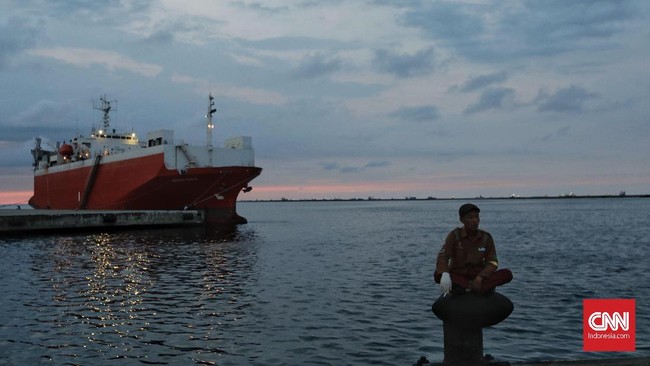 Tanjung Priok dijadikan contoh oleh Menkumham Yasonna Laoly sebagai wilayah kumuh, miskin, dan tingkat kriminalitas yang tinggi.