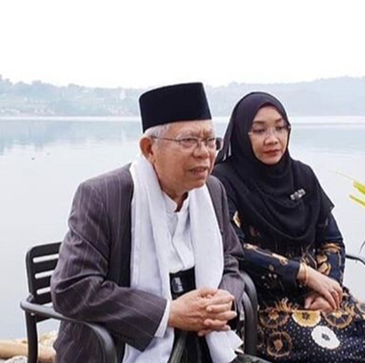<p>Sebisa mungkin, Wury senantiasa mendampingi suaminya ketika bepergian. (Foto: Instagram/ @khmarufamin_)  </p>