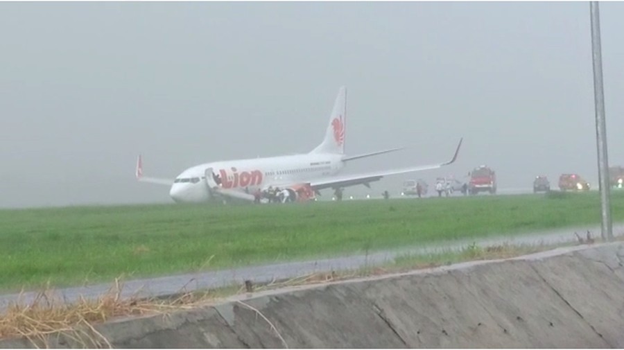 Kronologi Pesawat Lion Air Yang Tergelincir di Pontianak Kronologi Pesawat Lion Air Yang Tergelincir di Pontianak