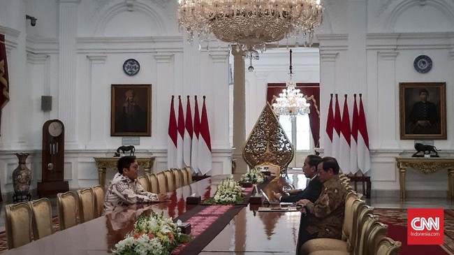 Pada Sabtu (16/2) pagi ini CEO Bukalapak Achmad Zaky bertemu Presiden RI Joko Widodo di Istana Merdeka dan menyampaikan permintaan maafnya.