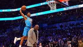 FOTO: Ragam Aksi NBA All-Star, Three Point hingga Slam Dunk