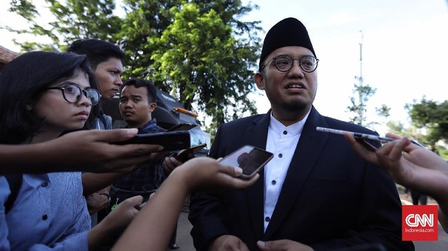Jubir BPN Prabowo-Sandi, Dahnil A Simanjuntak mengatakan rencana libur sekolah selama bulan Ramadan yang dicanangkan merupakan sebuah strategi kebudayaan.