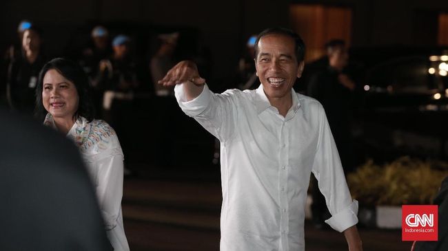 Kartu Prakerja Jokowi dan Jurus Politik Gaet Para Penganggur Setelah sukses dengan KIP dan KIS di Pilpres 2014, Joko Widodo kembali memainkan jurus andalannya dengan mengeluarkan Kartu Prakerja untuk para penganggur.
