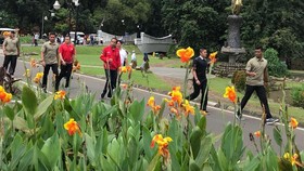 Jelang Debat Kedua, Jokowi Lari Pagi di Kebun Raya Bogor