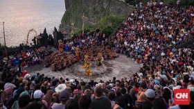 Protokol New Normal dalam Pentas Tari Kecak di Bali