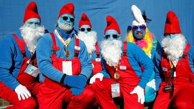 FOTO: 'Lautan' Smurf Birukan Jerman
