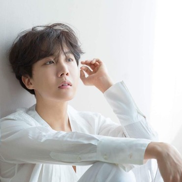 Rayakan Ulang Tahun J-Hope, ARMY Filipina Galang Dana untuk Pendidikan