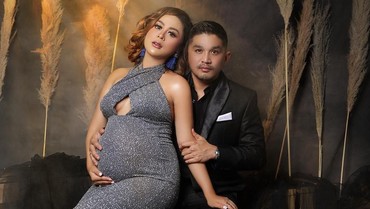 Selamat, Selvi Kitty Melahirkan di Momen Ultah Pernikahan