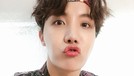 Masuki usia 25 tahun&comma; seperti apa sih penampilan J-Hope yang semakin imut&quest; Dan pastinya bikin ARMY histeri&period; Berikut Insertlive rangkum&comma; tujuh gaya imut J-Hope&period;