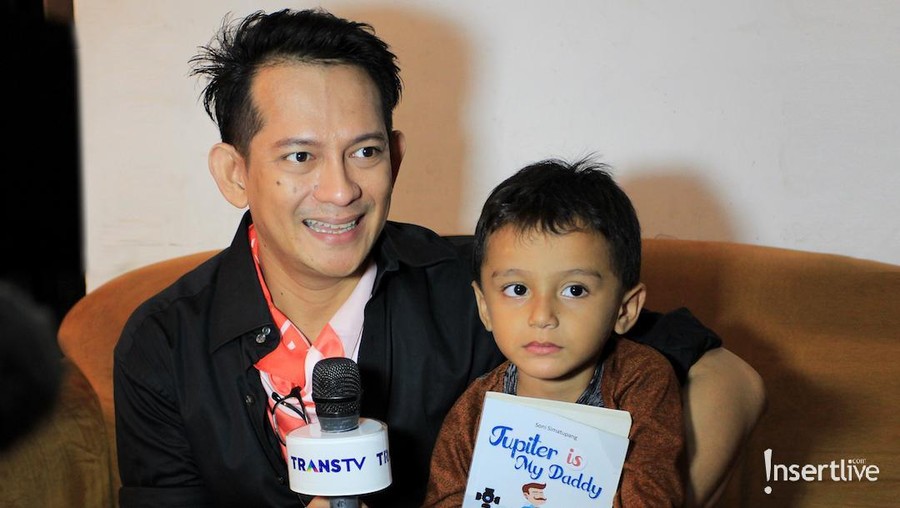 Sang anak, Jason, menjenguk Jupiter Fortissimo di Polda. Ditemani tante Jupiter, Intan, Jason tiba-tiba menyuruh sang ayah untuk pulang bersamanya.