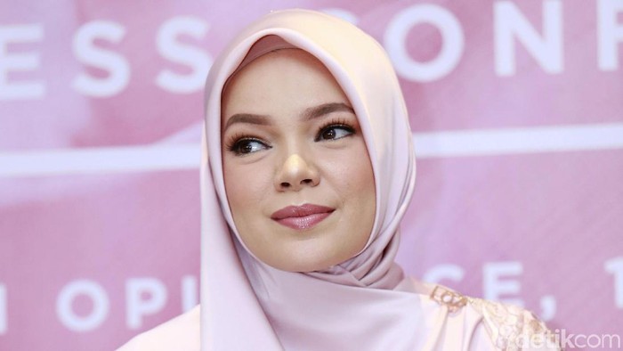 Dewi Sandra saat ditemui di kawasan Kebayoran Baru.