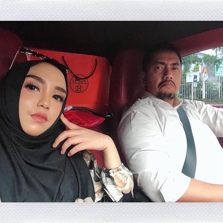 <p>Salma memang sering foto bareng sang ayah. Kali ini, selfie dulu ah. (Foto: Instagram @salmafinasunan)</p>