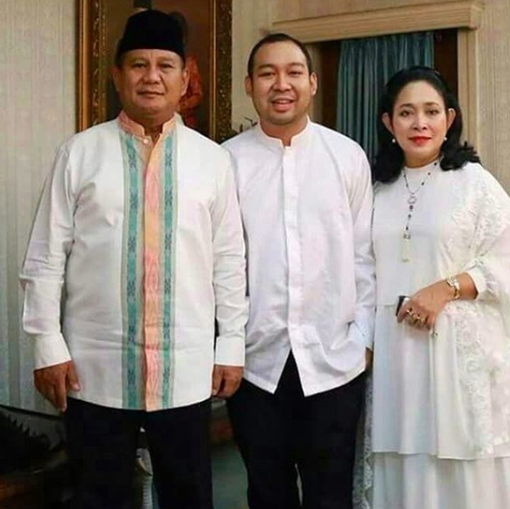 <p><a href="https://wolipop.detik.com/entertainment-news/d-4432392/komentar-prabowo-soal-didit-hediprasetyo-datang-ke-pesta-ultah-paris-hilton" target="_blank">Didit Hediprasetyo</a> yang juga dikenal dengan Didit Prabowo merupakan buah cinta <a href="https://news.detik.com/berita/d-4389345/megawati-hingga-titiek-soeharto-hadiri-debat-capres-perdana" target="_blank">Titiek Soeharto</a> dari pernikahannya dengan <a href="https://news.detik.com/berita/d-4432811/bpn-sebut-jokowi-curang-singgung-lahan-prabowo-tkn-itu-soal-keadilan" target="_blank">Prabowo Subianto.</a> (Instagram/ @titiksoeharto)</p>