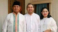 <p><a href="https://wolipop.detik.com/entertainment-news/d-4432392/komentar-prabowo-soal-didit-hediprasetyo-datang-ke-pesta-ultah-paris-hilton" target="_blank">Didit Hediprasetyo</a> yang juga dikenal dengan Didit Prabowo merupakan buah cinta <a href="https://news.detik.com/berita/d-4389345/megawati-hingga-titiek-soeharto-hadiri-debat-capres-perdana" target="_blank">Titiek Soeharto</a> dari pernikahannya dengan <a href="https://news.detik.com/berita/d-4432811/bpn-sebut-jokowi-curang-singgung-lahan-prabowo-tkn-itu-soal-keadilan" target="_blank">Prabowo Subianto.</a> (Instagram/ @titiksoeharto)</p>