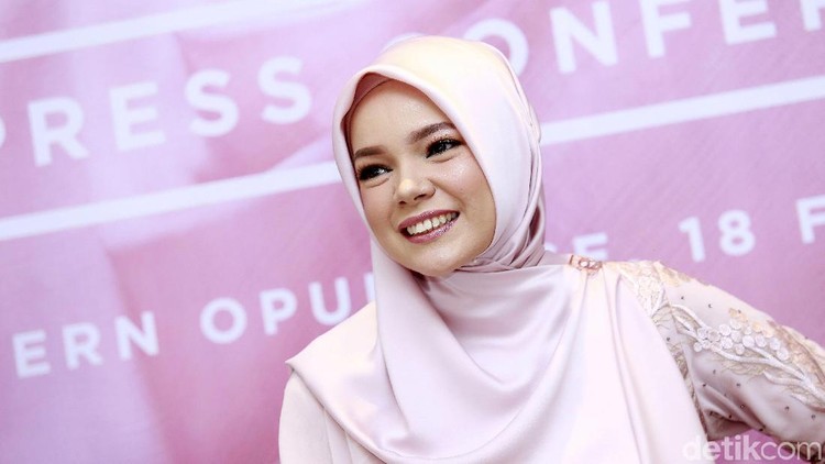 Dewi Sandra Dewi Sandra saat ditemui di kawasan Kebayoran Baru.