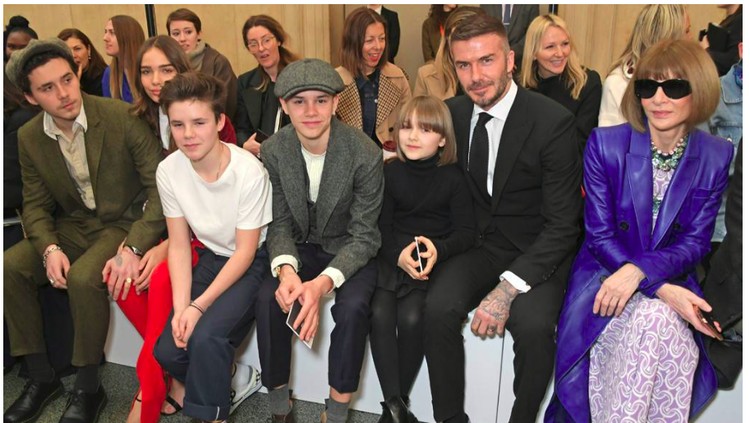 Victoria Beckham dibanjiri dukungan dari keluarga pada pertunjukan busananya di London Fashion Week.