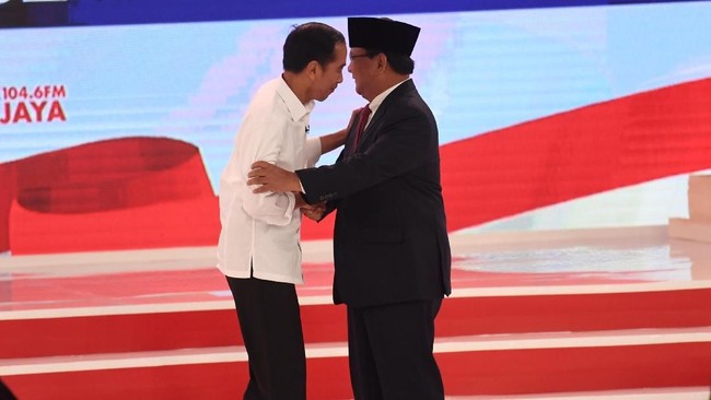 Dalam debat capres kedua, Jokowi dan Prabowo dinilai tak menjawab persoalan tata kelola lingkungan hidup di Indonesia.