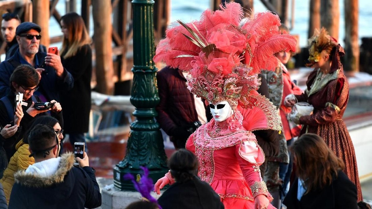 FOTO: Gemerlap Karnaval di Venesia