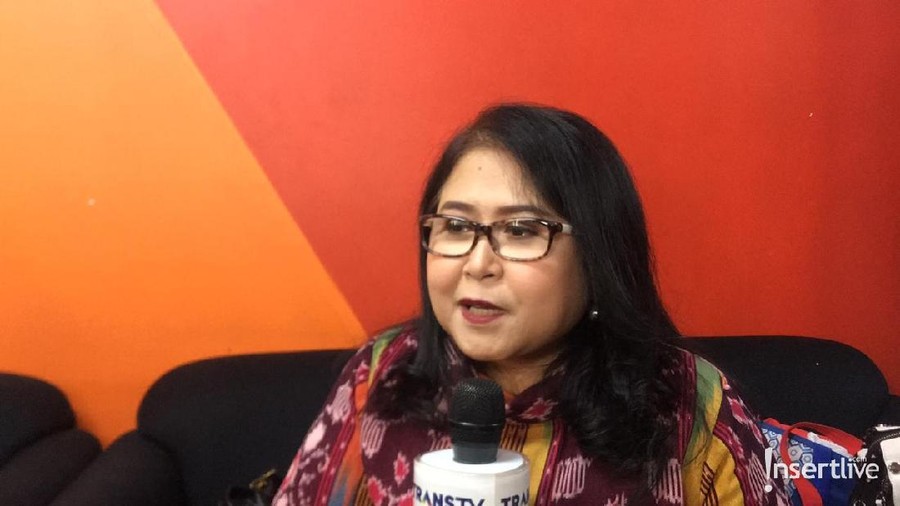 Dilabrak oleh Nikita Mirzani, Elza Syarief sebut Nikita stres menghadapi semua kasus yang menimpanya.