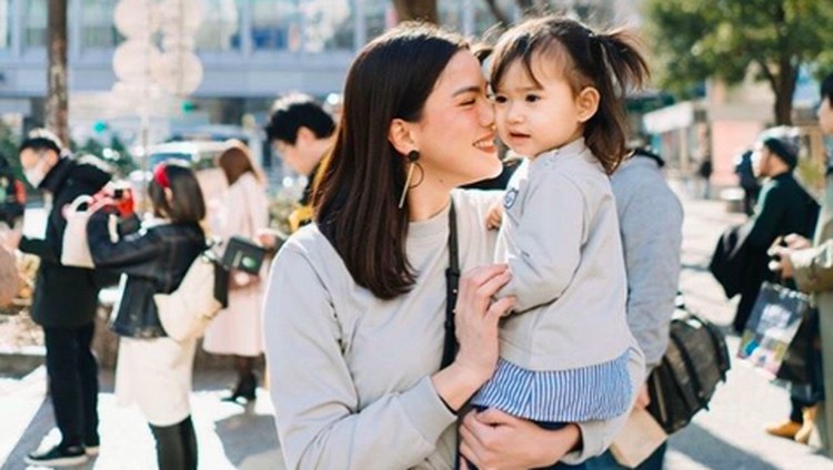 Cerita Alice Norin Ingin Jadikan Anak Seperti Sahabat Alice Norin tidak hanya ingin anaknya dekat dengannya sebagai ibu, tetapi juga seperti sahabat.