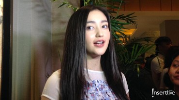 img-title Ditinggal Nikah Ammar Zoni, Ranty Maria Bikin Single Perdana
