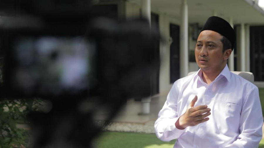 Ustaz Yusuf Mansur mengunggah foto mendiang Ashraf Sinclair, suami Bunga Citra Lestari.