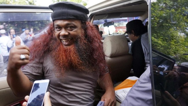 Noeim Ba'syir menjalani hukuman 6 tahun penjara dalam kasus terorisme. Ia ditahan sejak 2014 lalu dan bebas murni hari ini setelah mendapat remisi tiga bulan.