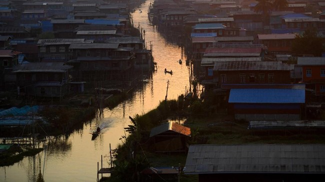 FOTO: Danau Inle yang Menghidupi Para Intha