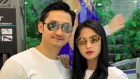<p>Banyak pengggemar dibuat penasaran dengan kabar pernikahan Dewi Perssik dan Angga Wijaya. Keduanya mengikat janji sehidup semati di kampung halaman Dewi pada September 2017. (Foto: Instagram @dewiperssikreal)</p>