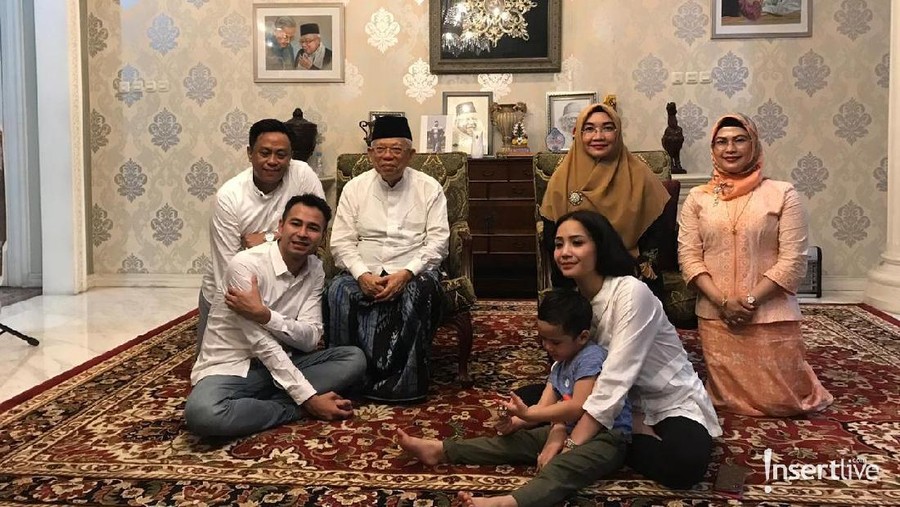 Bersama Nagita Slavina dan Rafathar, Raffi Ahmad datang Ke Rumah Ma'ruf Amin untuk membuat vlog tentang Keluarga.