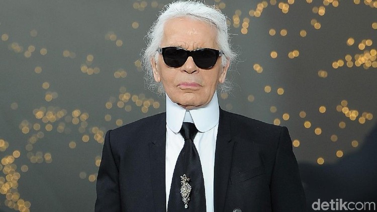 Desainer Chanel, Karl Lagerfeld, meninggal dunia karena kanker pankreas. Yuk, ketahui gejala dan pengobatan kanker pankreas, Bun.