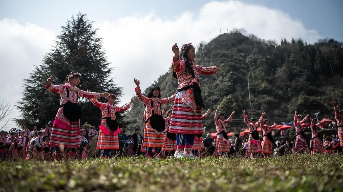 FOTO: Menyunggi 'Tanduk' Rambut Leluhur