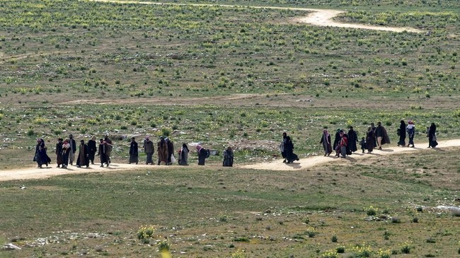 Niatan hijrah untuk bangkit dari kesengsaraan ekonomi malah berujung tragedi bagi Febri (25) dan 17 WNI dalam perburuan di jantung konflik perang saudara Suriah