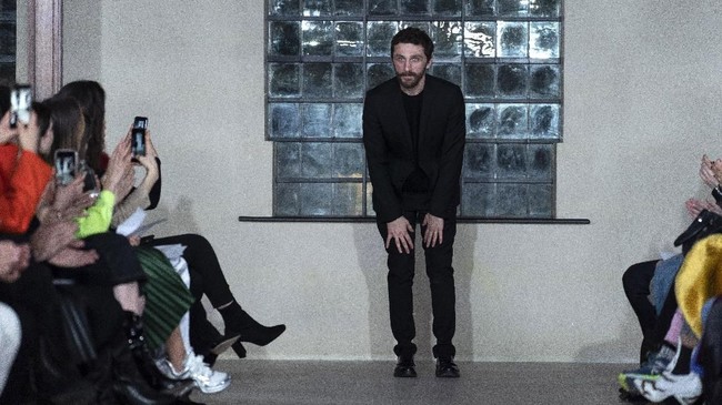 FOTO: Gaya 'Ultra Body Contouring' David Koma di London