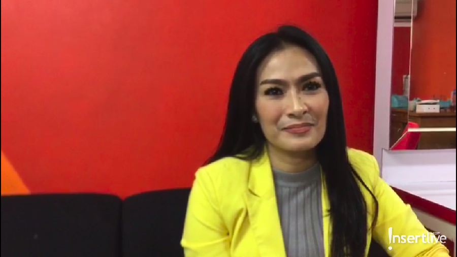 Kedua anaknya, Devano Danendra dan Juwita Salshadilla, terjung ke dunia hiburan, Iis Dahlia dan suami mengaku beri dukungan penuh.