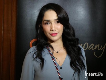 Syuting Film Horor, Ussy Sulistiawaty Alami Kejadian Mistis