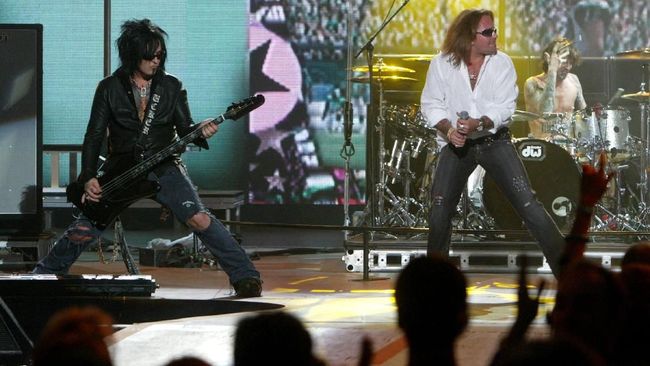 Cuplikan berdurasi dua menit 44 detik 'The Dirt' dirilis Netflix sebagai awalan untuk film tentang band metal legendaris Motley Crue.