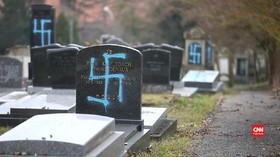 VIDEO: Makam Yahudi di Prancis Dicoreti Lambang Swastika